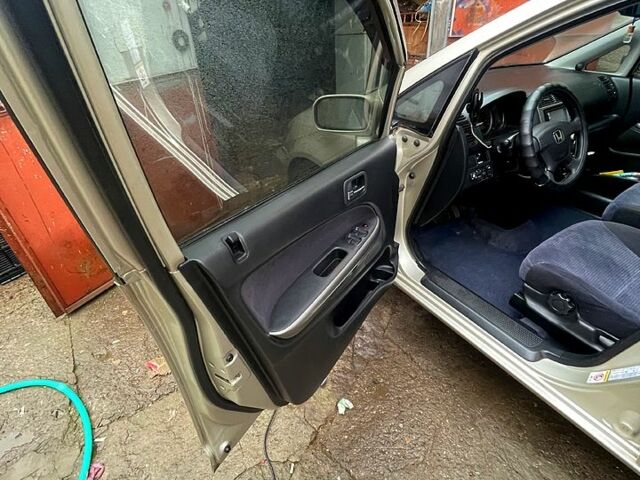 Серый Хонда Стрим, объемом двигателя 2 л и пробегом 270 тыс. км за 4900 $, фото 4 на Automoto.ua