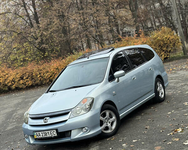 Сірий Хонда Стрім, об'ємом двигуна 2 л та пробігом 236 тис. км за 5499 $, фото 1 на Automoto.ua