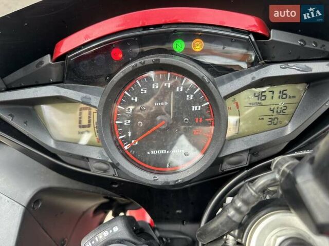 Красный Хонда VFR 1200F, объемом двигателя 1.24 л и пробегом 46 тыс. км за 8599 $, фото 8 на Automoto.ua