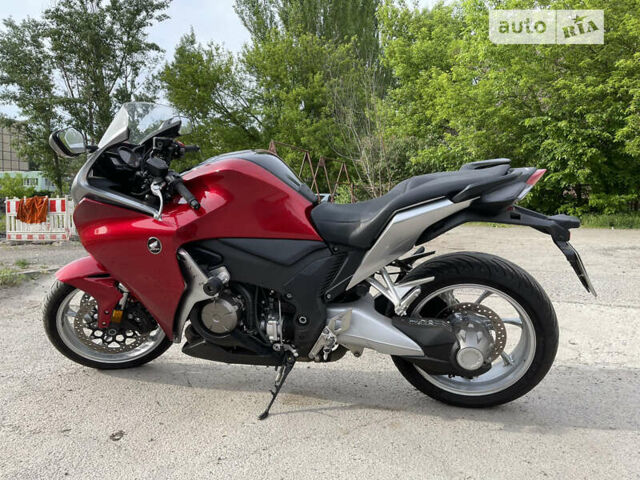 Красный Хонда VFR 1200F, объемом двигателя 1.2 л и пробегом 18 тыс. км за 8300 $, фото 6 на Automoto.ua