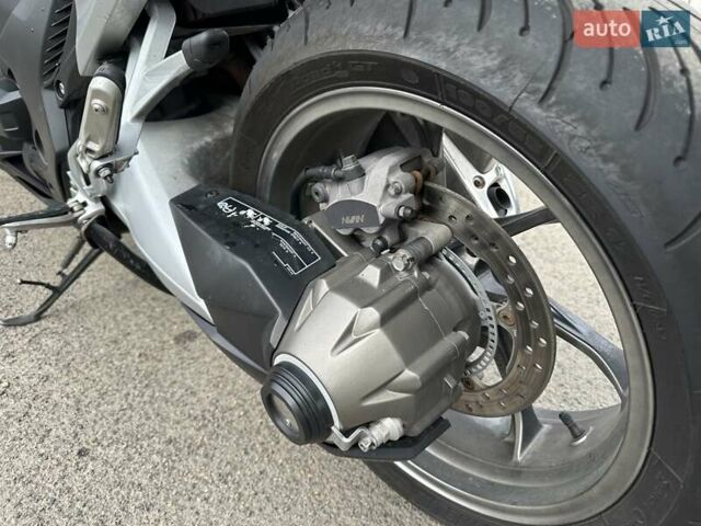 Красный Хонда VFR 1200F, объемом двигателя 1.24 л и пробегом 46 тыс. км за 8599 $, фото 5 на Automoto.ua