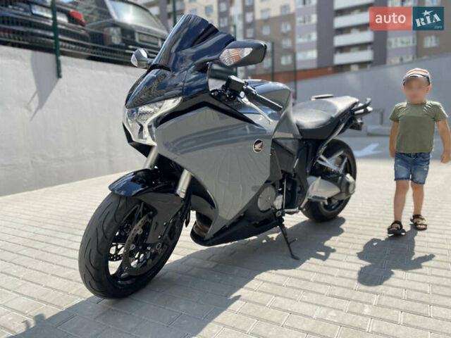 Серый Хонда VFR 1200F, объемом двигателя 1.2 л и пробегом 31 тыс. км за 8200 $, фото 5 на Automoto.ua
