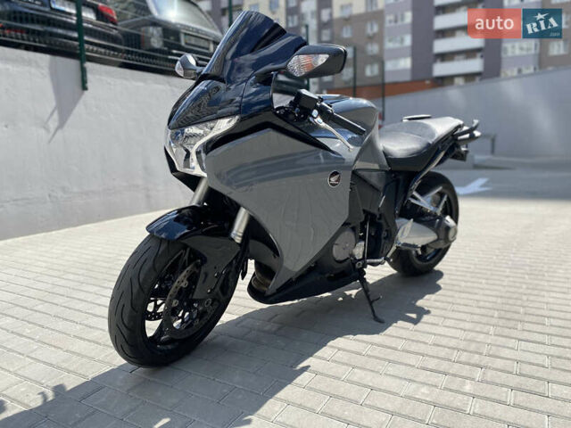 Серый Хонда VFR 1200F, объемом двигателя 1.2 л и пробегом 31 тыс. км за 8200 $, фото 4 на Automoto.ua