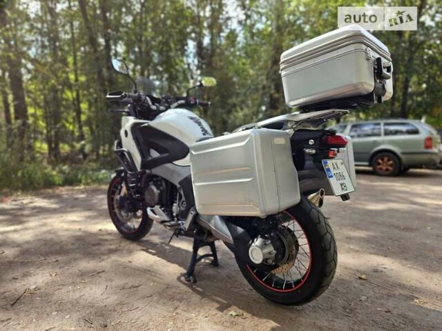 Белый Хонда VFR 1200X Crosstourer, объемом двигателя 1.2 л и пробегом 50 тыс. км за 10500 $, фото 1 на Automoto.ua