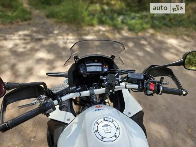 Белый Хонда VFR 1200X Crosstourer, объемом двигателя 1.2 л и пробегом 50 тыс. км за 10500 $, фото 11 на Automoto.ua