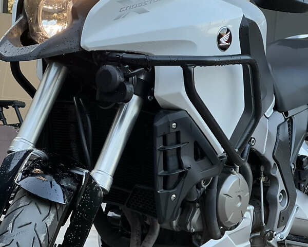 Белый Хонда VFR 1200X Crosstourer, объемом двигателя 1.2 л и пробегом 33 тыс. км за 11000 $, фото 7 на Automoto.ua
