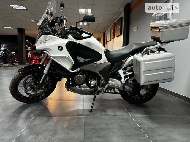 Білий Хонда VFR 1200X Crosstourer, об'ємом двигуна 1.24 л та пробігом 28 тис. км за 11300 $, фото 4 на Automoto.ua