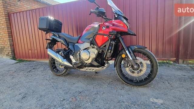 Красный Хонда VFR 1200X Crosstourer, объемом двигателя 1.24 л и пробегом 74 тыс. км за 11200 $, фото 3 на Automoto.ua