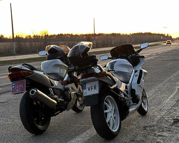 Білий Хонда VFR 750F, об'ємом двигуна 0.75 л та пробігом 90 тис. км за 3800 $, фото 2 на Automoto.ua