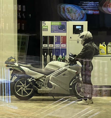 Білий Хонда VFR 750F, об'ємом двигуна 0.75 л та пробігом 90 тис. км за 3800 $, фото 7 на Automoto.ua