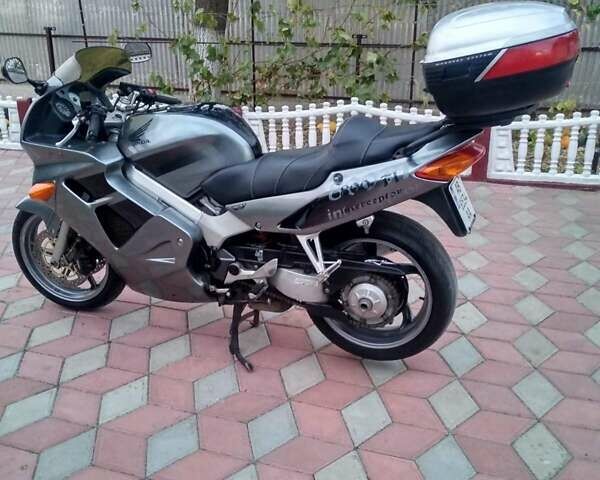 Хонда VFR 800, объемом двигателя 0.8 л и пробегом 67 тыс. км за 3800 $, фото 2 на Automoto.ua