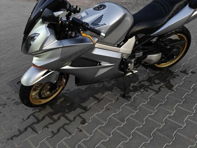Хонда VFR 800, об'ємом двигуна 0.8 л та пробігом 0 тис. км за 4600 $, фото 3 на Automoto.ua