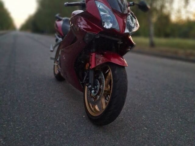 Хонда VFR 800, объемом двигателя 0.8 л и пробегом 0 тыс. км за 7500 $, фото 2 на Automoto.ua