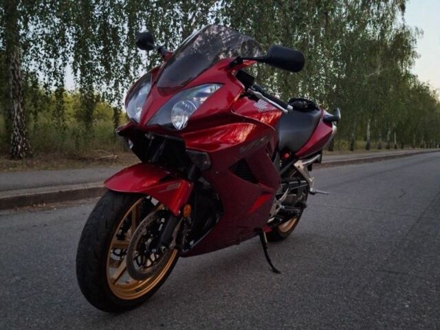 Хонда VFR 800, объемом двигателя 0.8 л и пробегом 0 тыс. км за 7500 $, фото 4 на Automoto.ua