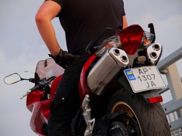 Хонда VFR 800, объемом двигателя 0.8 л и пробегом 0 тыс. км за 7500 $, фото 5 на Automoto.ua