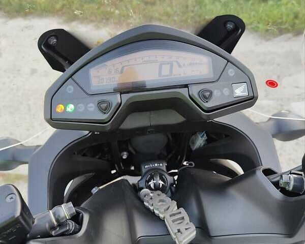 Белый Хонда VFR 800X Crossrunner, объемом двигателя 0.8 л и пробегом 30 тыс. км за 7700 $, фото 10 на Automoto.ua