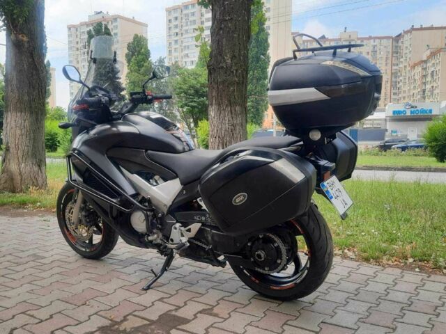 Хонда VFR 800X Crossrunner, объемом двигателя 0.8 л и пробегом 0 тыс. км за 7700 $, фото 3 на Automoto.ua