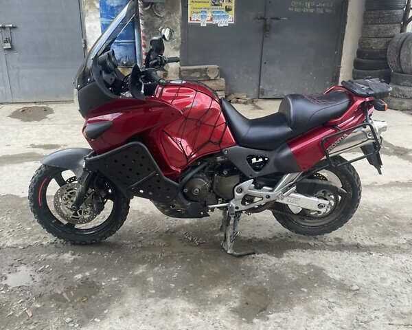 Червоний Хонда XL 1000V Varadero, об'ємом двигуна 1 л та пробігом 60 тис. км за 3990 $, фото 1 на Automoto.ua