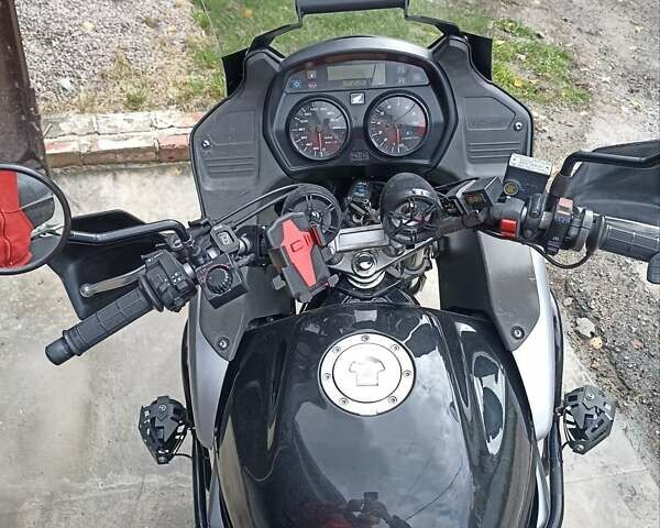 Серый Хонда XL 1000V Varadero, объемом двигателя 1 л и пробегом 65 тыс. км за 5800 $, фото 10 на Automoto.ua