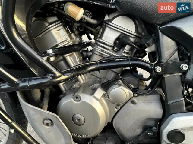 Хонда XL 650V Transalp 2000 в Житомире на Automoto.ua Черный Хонда XL 650V Transalp, объемом двигателя 0.65 л и пробегом 68 тыс. км за 3700 $, фото 5 на Automoto.ua
