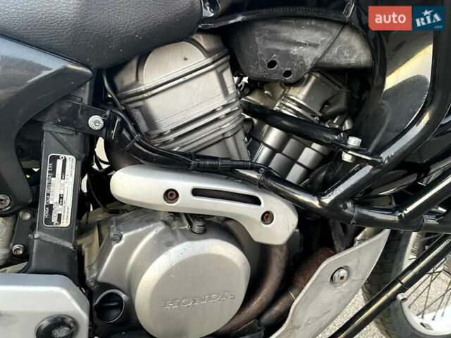 Хонда XL 650V Transalp 2000 в Житомире на Automoto.ua Черный Хонда XL 650V Transalp, объемом двигателя 0.65 л и пробегом 68 тыс. км за 3700 $, фото 16 на Automoto.ua