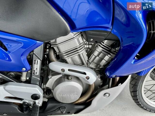 Хонда XL 650V Transalp, объемом двигателя 0.65 л и пробегом 47 тыс. км за 4299 $, фото 7 на Automoto.ua