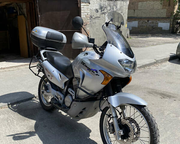 Сірий Хонда XL 650V Transalp, об'ємом двигуна 0.65 л та пробігом 63 тис. км за 4200 $, фото 1 на Automoto.ua