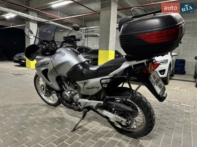 Серый Хонда XL 650V Transalp, объемом двигателя 0.65 л и пробегом 59 тыс. км за 3700 $, фото 7 на Automoto.ua