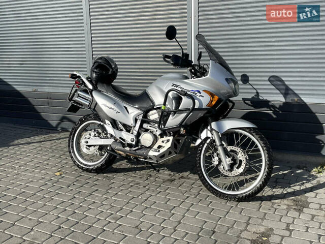 Хонда XL 650V Transalp 2001 в Львове на Automoto.ua Серый Хонда XL 650V Transalp, объемом двигателя 0.65 л и пробегом 68 тыс. км за 4600 $, фото 4 на Automoto.ua