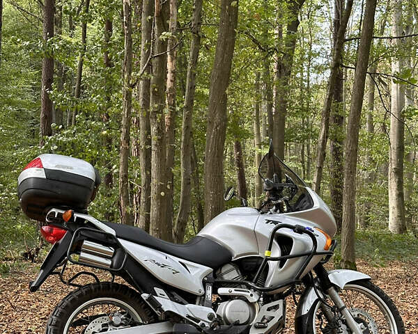 Хонда XL 650V Transalp 2001 в Львове на Automoto.ua Серый Хонда XL 650V Transalp, объемом двигателя 0.65 л и пробегом 68 тыс. км за 4600 $, фото 8 на Automoto.ua