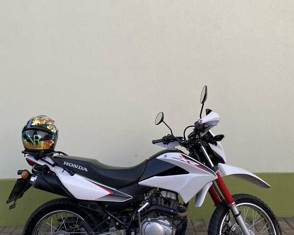 Белый Хонда XR 150L, объемом двигателя 0 л и пробегом 30 тыс. км за 2449 $, фото 3 на Automoto.ua