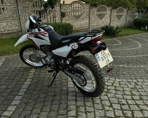 Белый Хонда XR 150L, объемом двигателя 0.15 л и пробегом 1 тыс. км за 2550 $, фото 3 на Automoto.ua