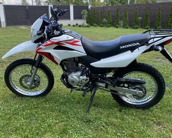 Белый Хонда XR 150L, объемом двигателя 0 л и пробегом 5 тыс. км за 2200 $, фото 5 на Automoto.ua