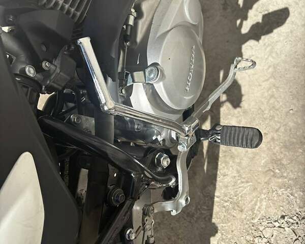 Білий Хонда XR 150L, об'ємом двигуна 0.15 л та пробігом 22 тис. км за 1937 $, фото 6 на Automoto.ua