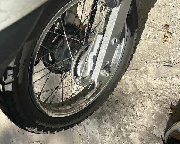 Білий Хонда XR 150L, об'ємом двигуна 0.15 л та пробігом 22 тис. км за 1937 $, фото 7 на Automoto.ua