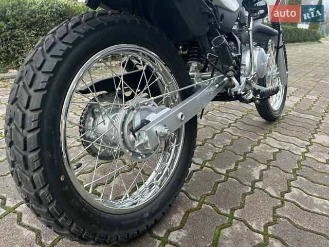 Белый Хонда XR 150L, объемом двигателя 0.15 л и пробегом 1 тыс. км за 2100 $, фото 8 на Automoto.ua