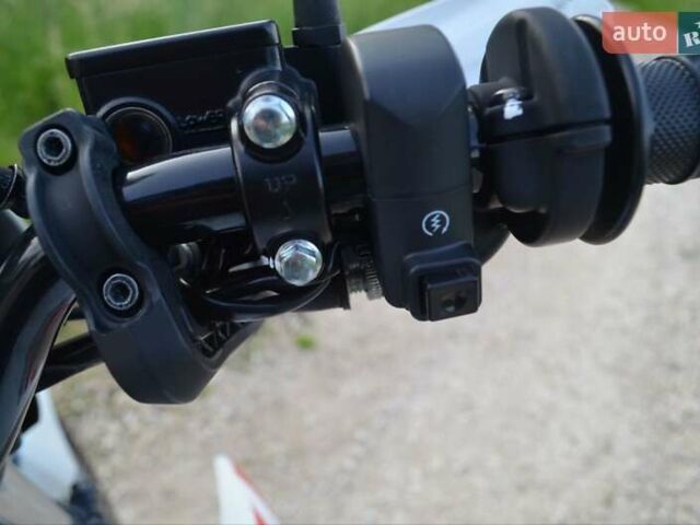 Белый Хонда XR 150L, объемом двигателя 0.15 л и пробегом 17 тыс. км за 2230 $, фото 10 на Automoto.ua