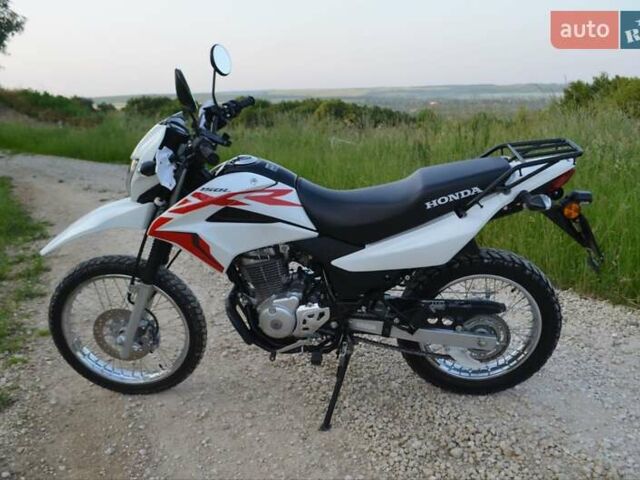 Белый Хонда XR 150L, объемом двигателя 0.15 л и пробегом 17 тыс. км за 2230 $, фото 3 на Automoto.ua