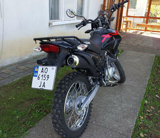 Черный Хонда XR 150L, объемом двигателя 0.15 л и пробегом 6 тыс. км за 1800 $, фото 1 на Automoto.ua
