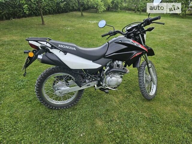 Черный Хонда XR 150L, объемом двигателя 0.15 л и пробегом 7 тыс. км за 1600 $, фото 1 на Automoto.ua