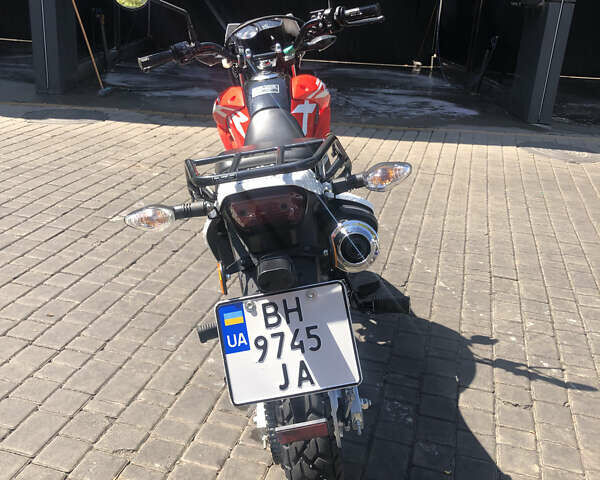 Красный Хонда XR 150L, объемом двигателя 0.15 л и пробегом 4 тыс. км за 1950 $, фото 6 на Automoto.ua