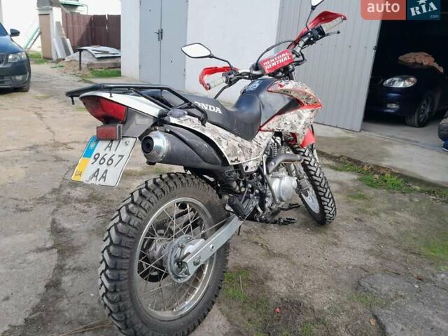 Красный Хонда XR 150L, объемом двигателя 0.15 л и пробегом 15 тыс. км за 1600 $, фото 1 на Automoto.ua