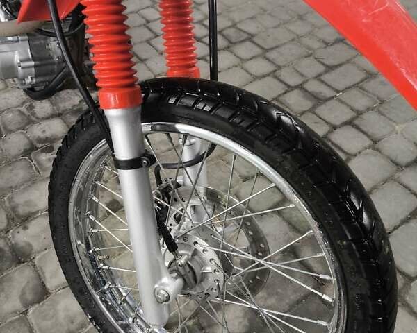 Красный Хонда XR 150L, объемом двигателя 0.15 л и пробегом 13 тыс. км за 2040 $, фото 4 на Automoto.ua