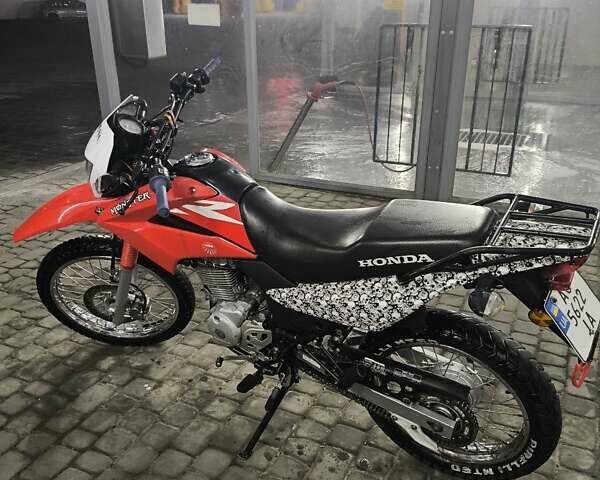 Красный Хонда XR 150L, объемом двигателя 0.15 л и пробегом 13 тыс. км за 2040 $, фото 7 на Automoto.ua