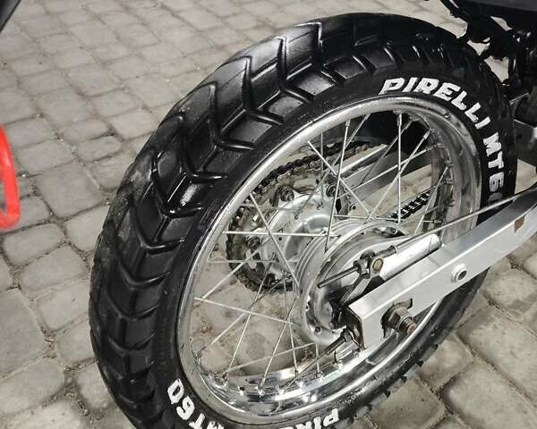 Красный Хонда XR 150L, объемом двигателя 0.15 л и пробегом 13 тыс. км за 2040 $, фото 5 на Automoto.ua