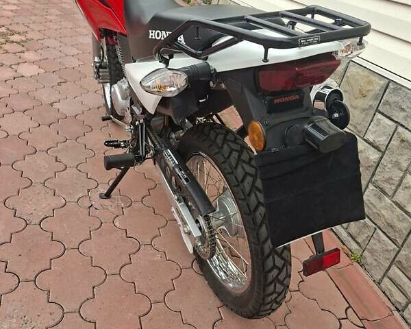 Красный Хонда XR 150L, объемом двигателя 0.15 л и пробегом 2 тыс. км за 2400 $, фото 22 на Automoto.ua
