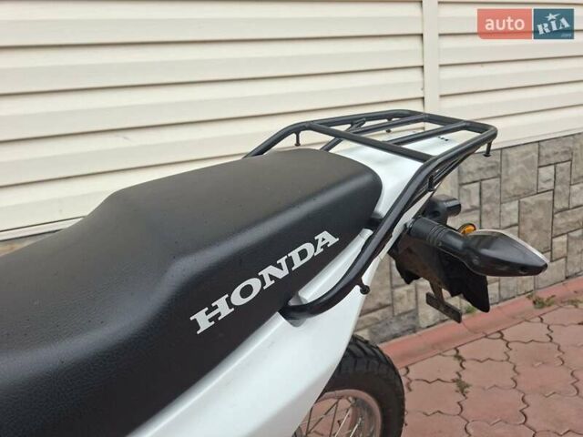 Красный Хонда XR 150L, объемом двигателя 0.15 л и пробегом 2 тыс. км за 2400 $, фото 18 на Automoto.ua