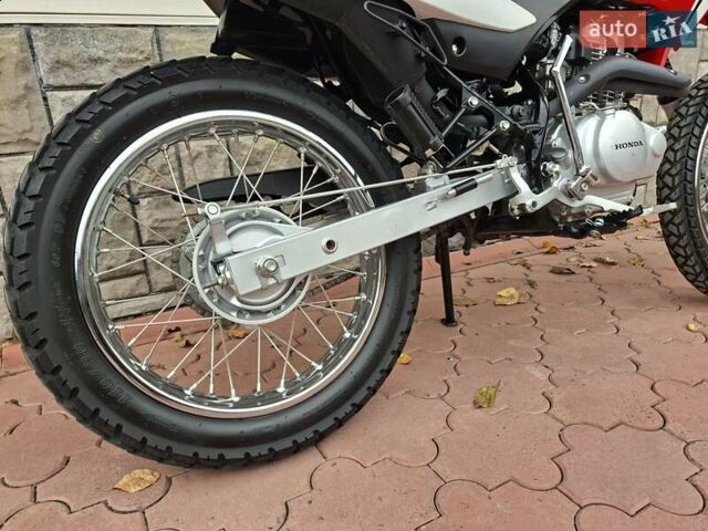 Червоний Хонда XR 150L, об'ємом двигуна 0.15 л та пробігом 2 тис. км за 2400 $, фото 21 на Automoto.ua