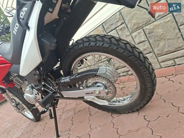 Красный Хонда XR 150L, объемом двигателя 0.15 л и пробегом 2 тыс. км за 2400 $, фото 17 на Automoto.ua