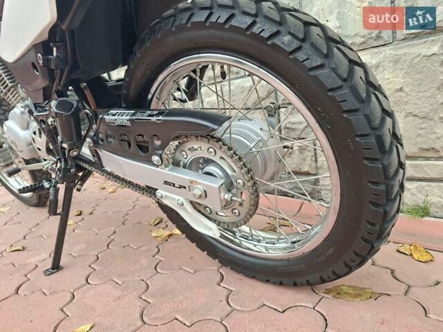 Червоний Хонда XR 150L, об'ємом двигуна 0.15 л та пробігом 2 тис. км за 2400 $, фото 13 на Automoto.ua